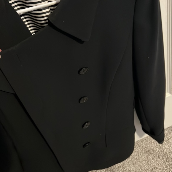 Blazer - Picture 2 of 4